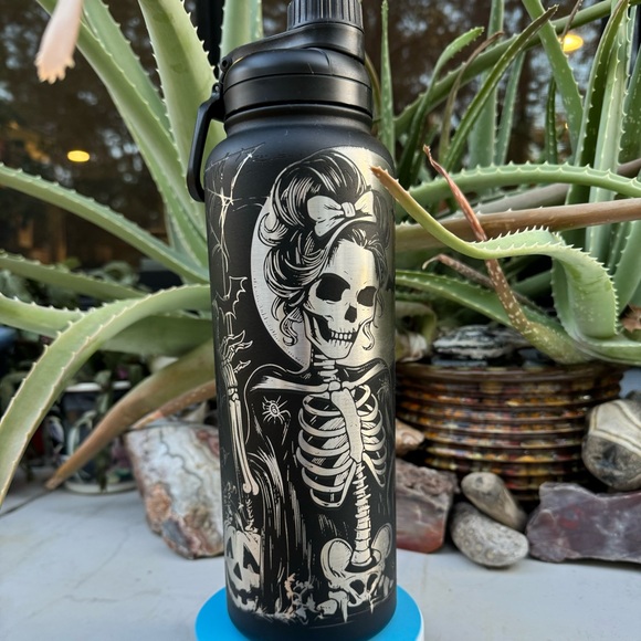 “Spooky Mama” Engraved Halloween 40oz Tumbler - Picture 7 of 10